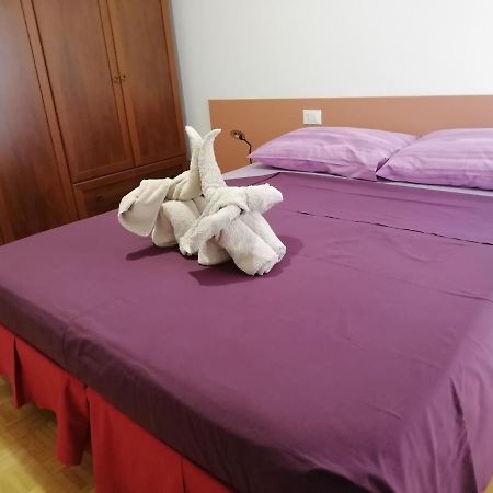 Rosso Tirano Appartement Buitenkant foto
