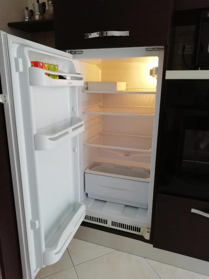 Rosso Tirano Appartement Buitenkant foto
