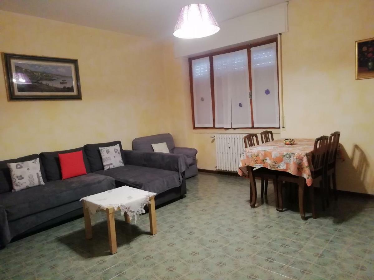 Rosso Tirano Appartement Buitenkant foto