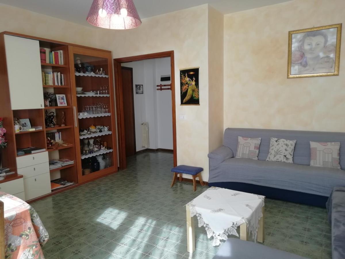 Rosso Tirano Appartement Buitenkant foto