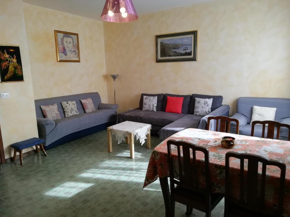 Rosso Tirano Appartement Buitenkant foto